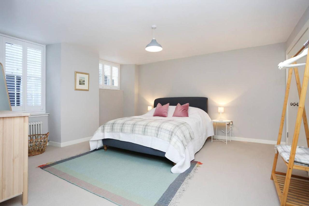 Joivy Vibrant Home Near Calton Hill Edinburgh Ngoại thất bức ảnh